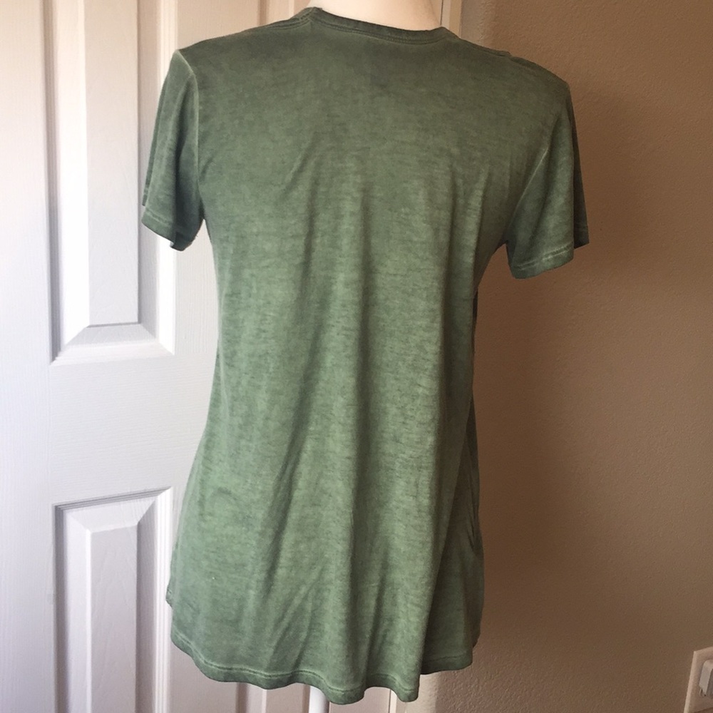 francesca's clavicle cutout shirt - Picture 3 of 4